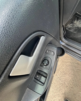 Volkswagen Fox cena 7900 przebieg: 168000, rok produkcji 2009 z Mogilno małe 211